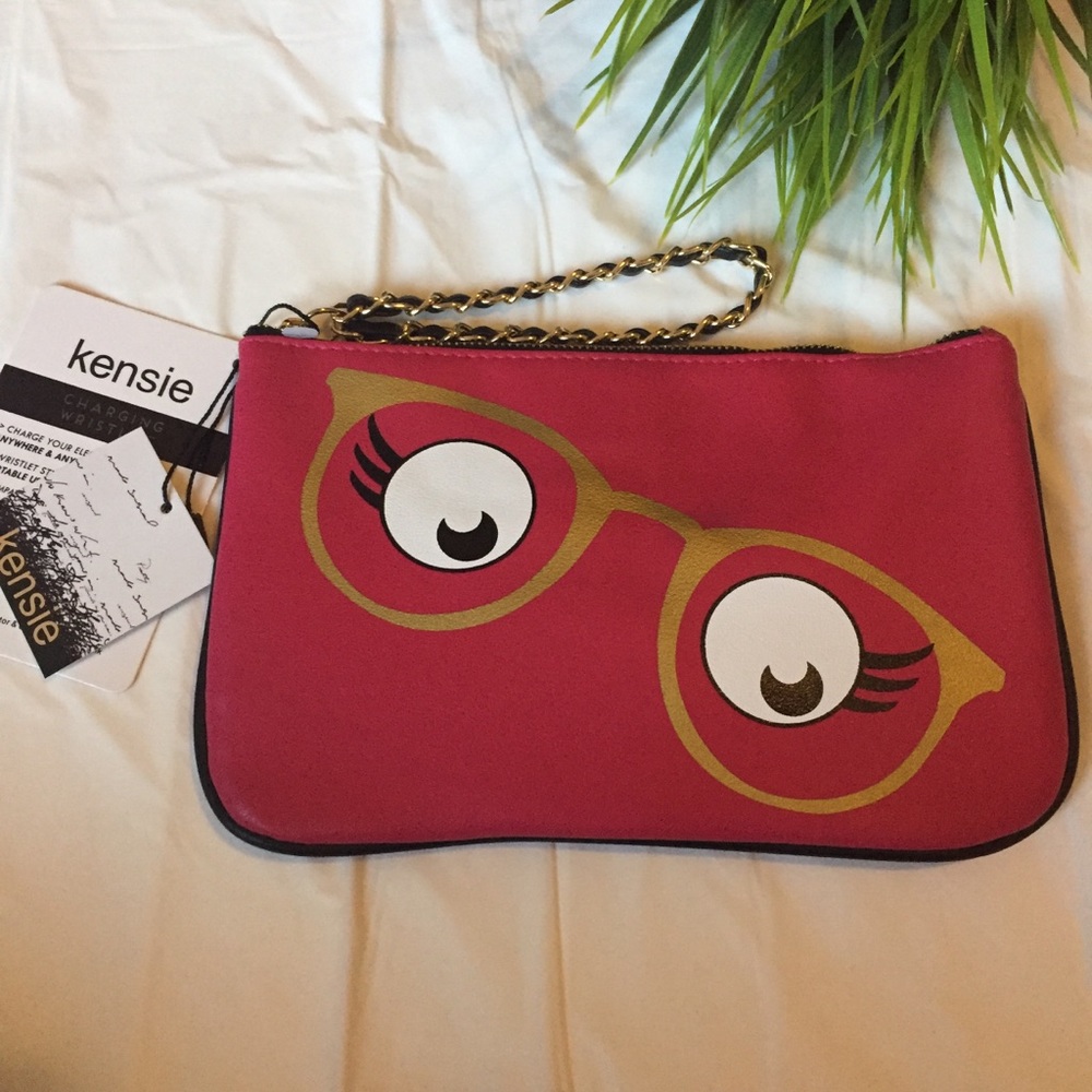 New Kensie Portable Charger Wristlet Wallet 🌸💕☀️
